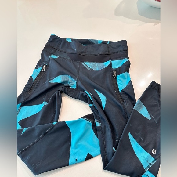 Lululemon Inspire Tight II *Full-On Luxtreme (Mesh) - Picture 5 of 7